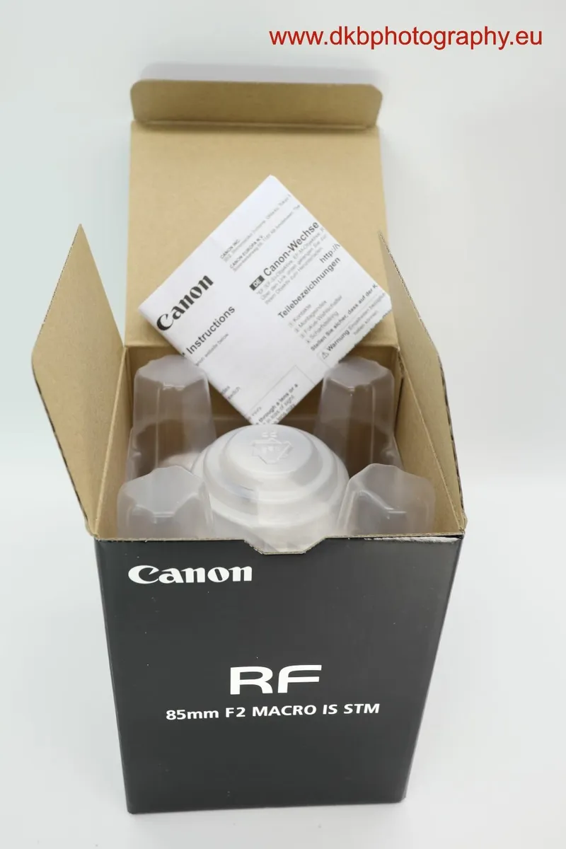 CANON RF 85mm F2 MACRO IS STM LENS (Like NEW)#0404 - Image 2