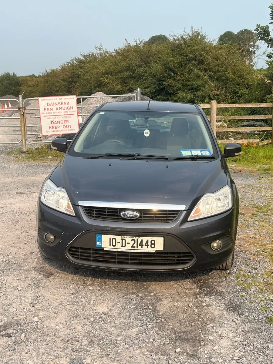 2010 Ford Focus - Image 2