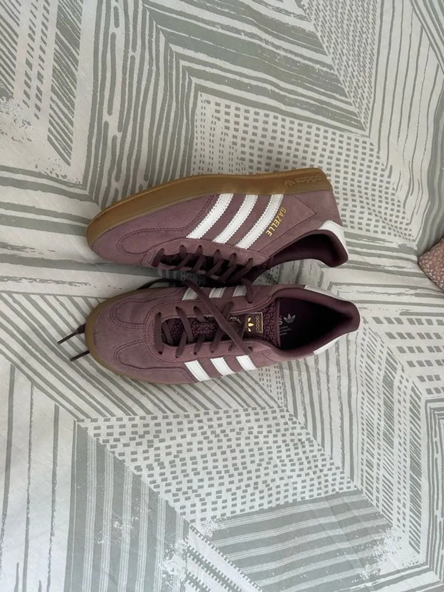 Addidas gazelle trainers (size 6) like new - Image 2