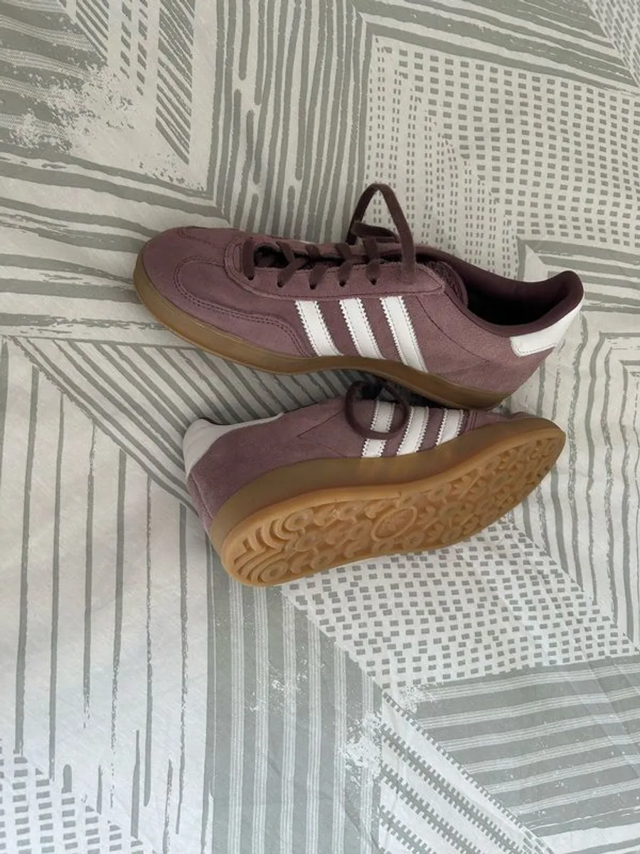 Addidas gazelle trainers (size 6) like new - Image 3