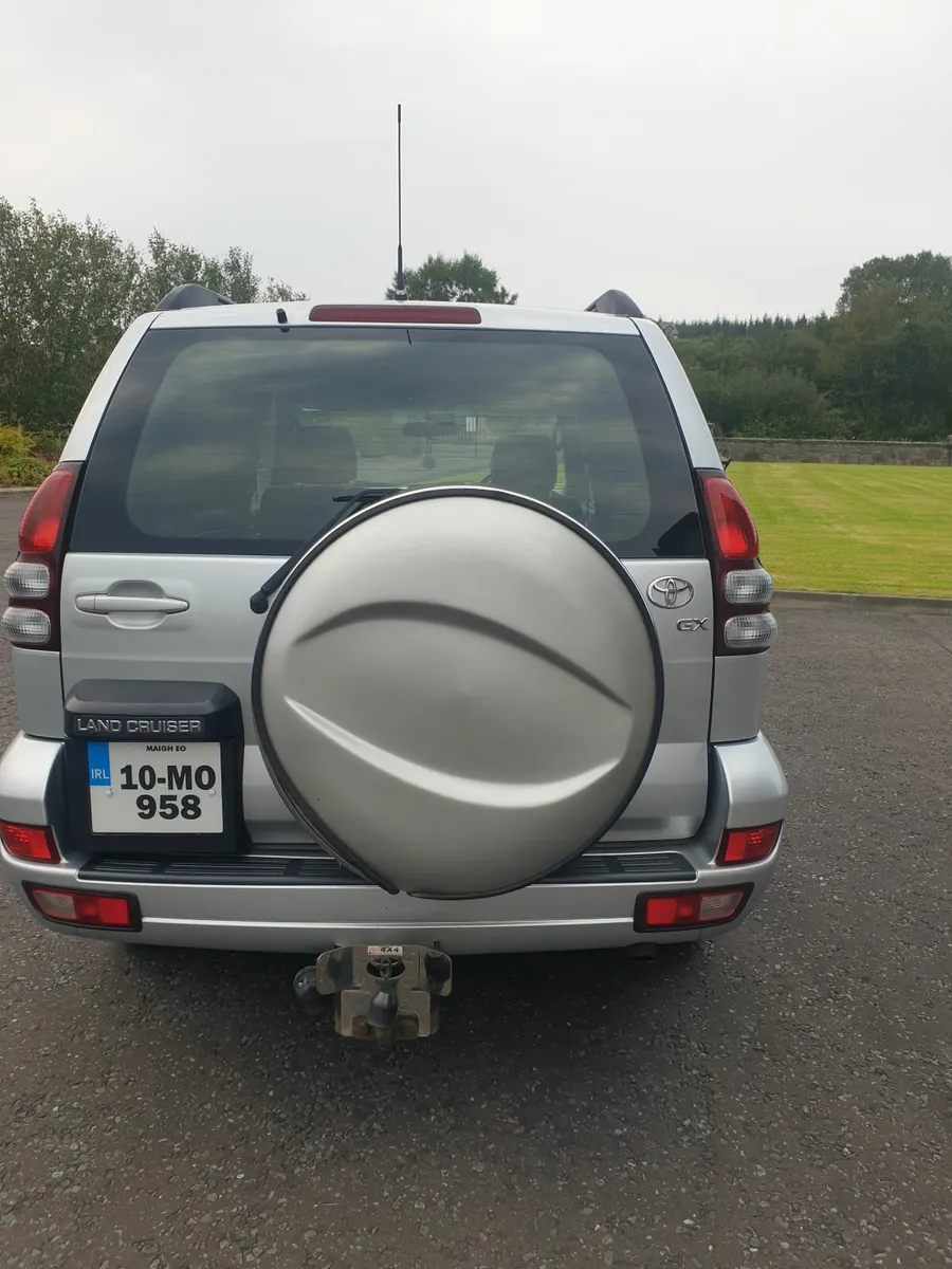 Toyota Land Cruiser 3.0 D4D 2010 (Very low kms) - Image 2