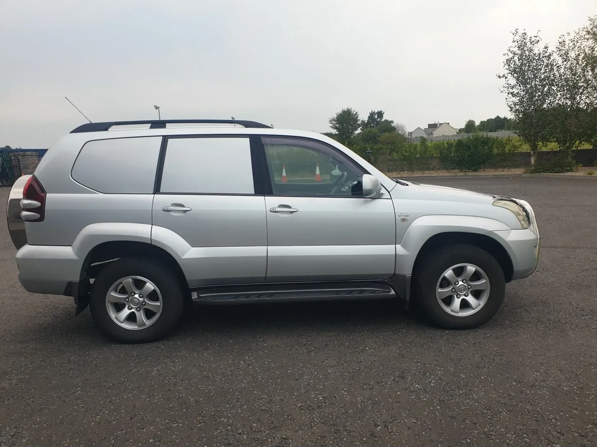 Toyota Land Cruiser 3.0 D4D 2010 (Very low kms) - Image 1