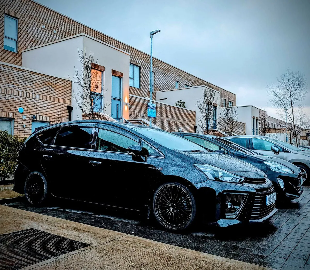 🔥 Toyota Prius Alpha GR (G's) 140hp HIGH Spec !!! - Image 3