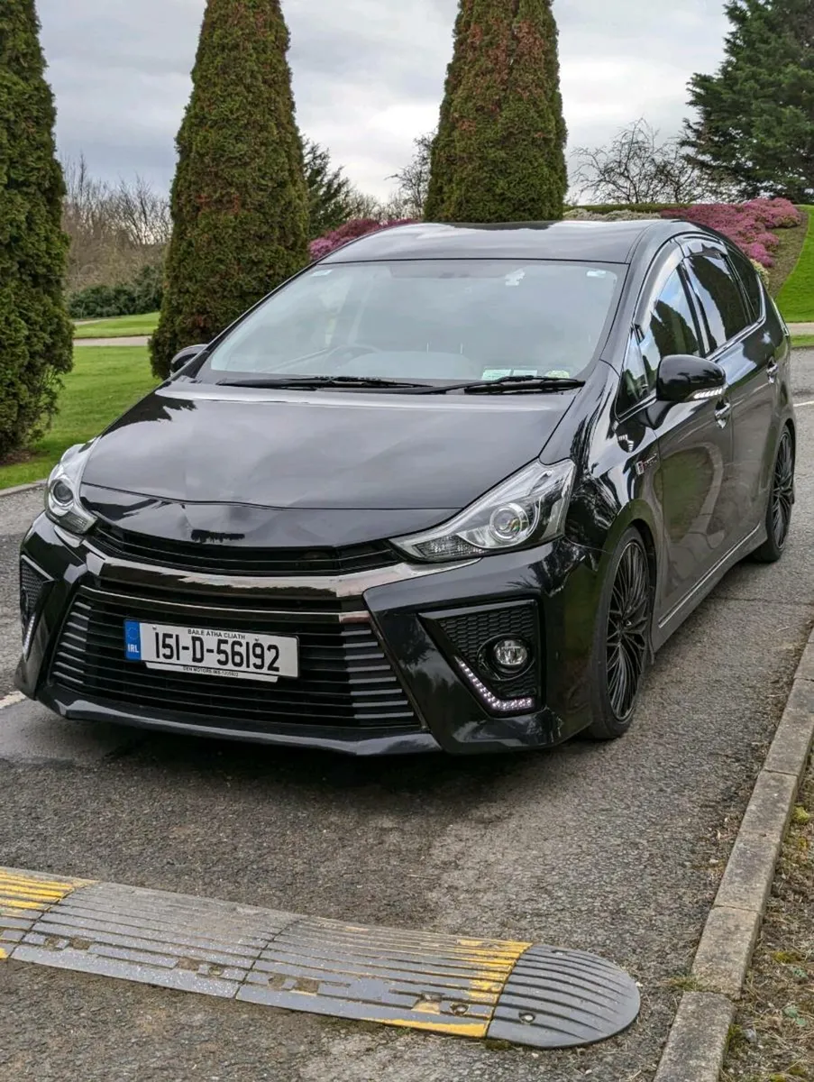 🔥 Toyota Prius Alpha GR (G's) HIGH Spec !!! - Image 1