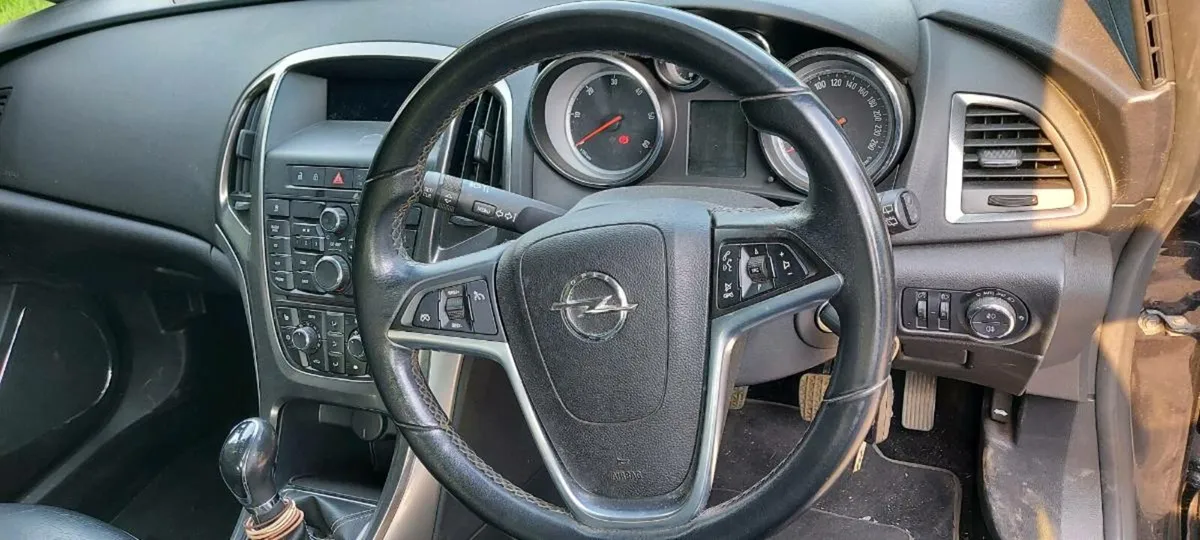 Opel astra 2012 Elite 1.7 diesel - Image 3