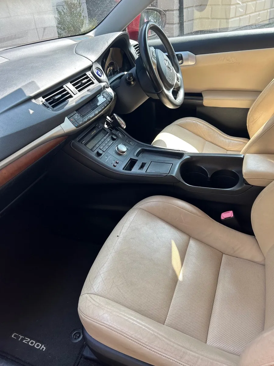 Lexus CT 2011 - Image 4