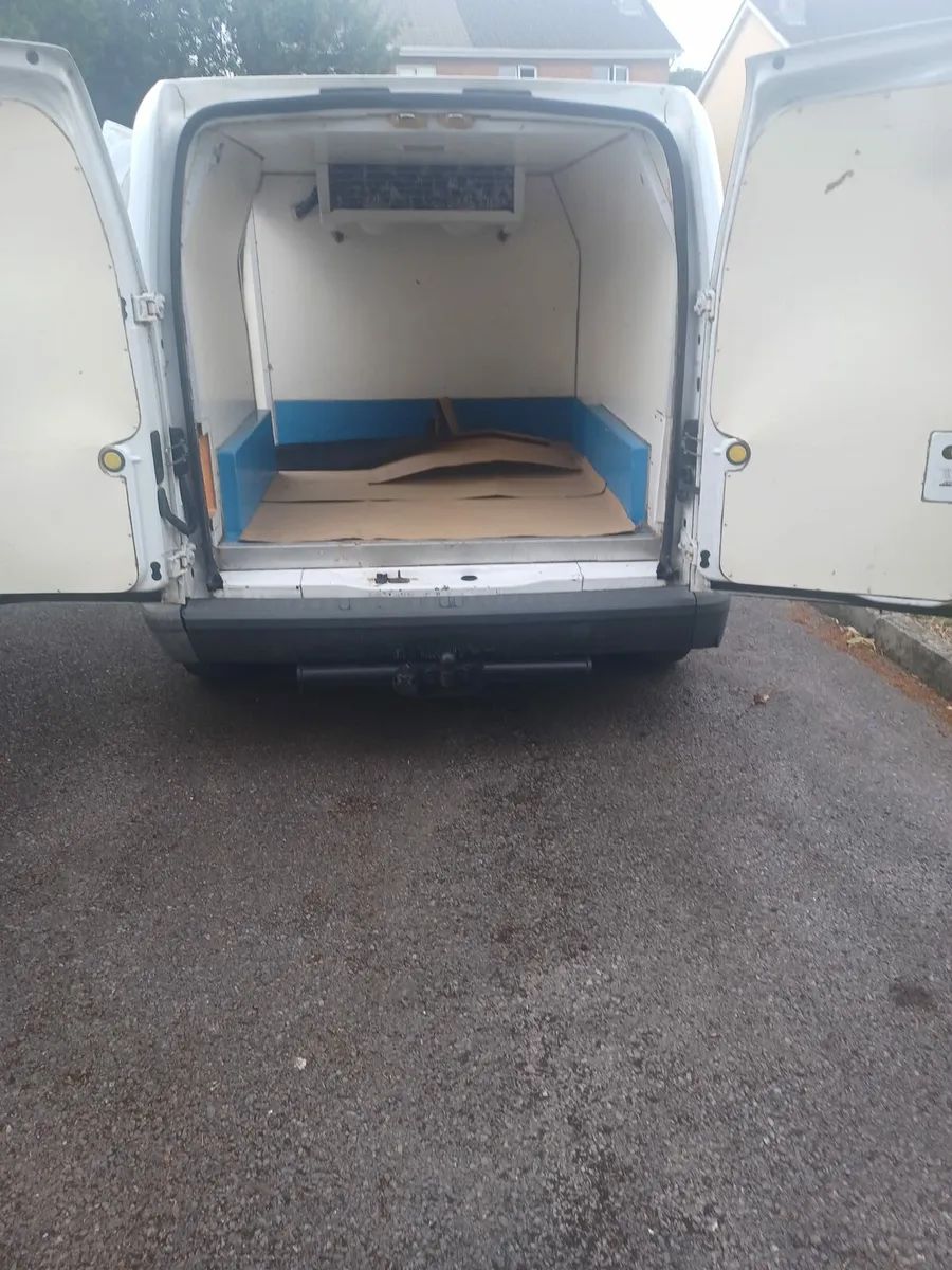 2010 FORD TRANSIT CONNECT FRIDGE VAN DOE - Image 1