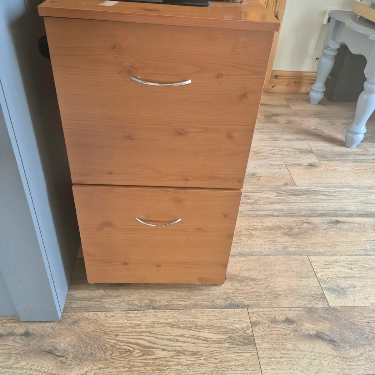 Wooden two drawer filing cabinet - Image 1