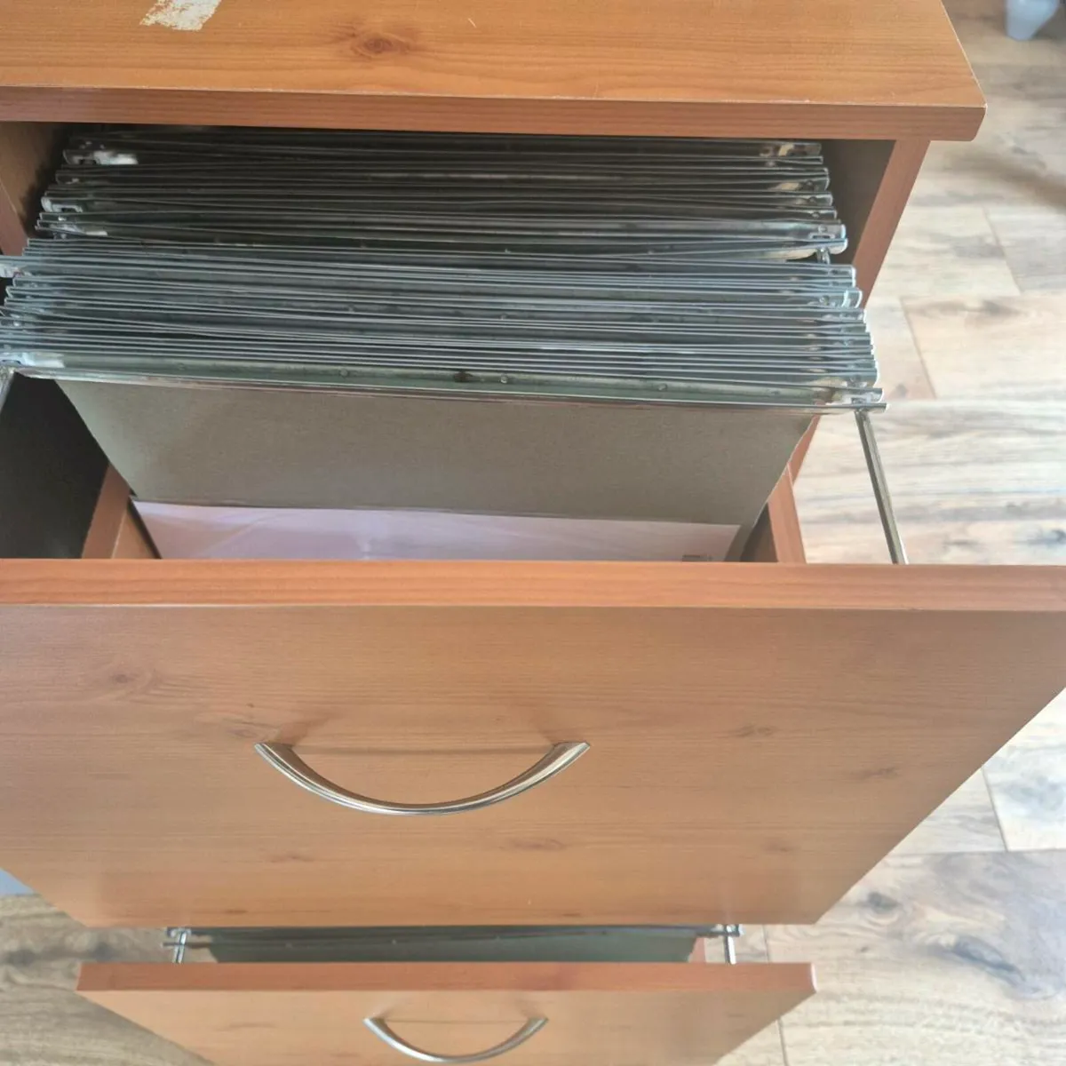 Wooden two drawer filing cabinet - Image 3