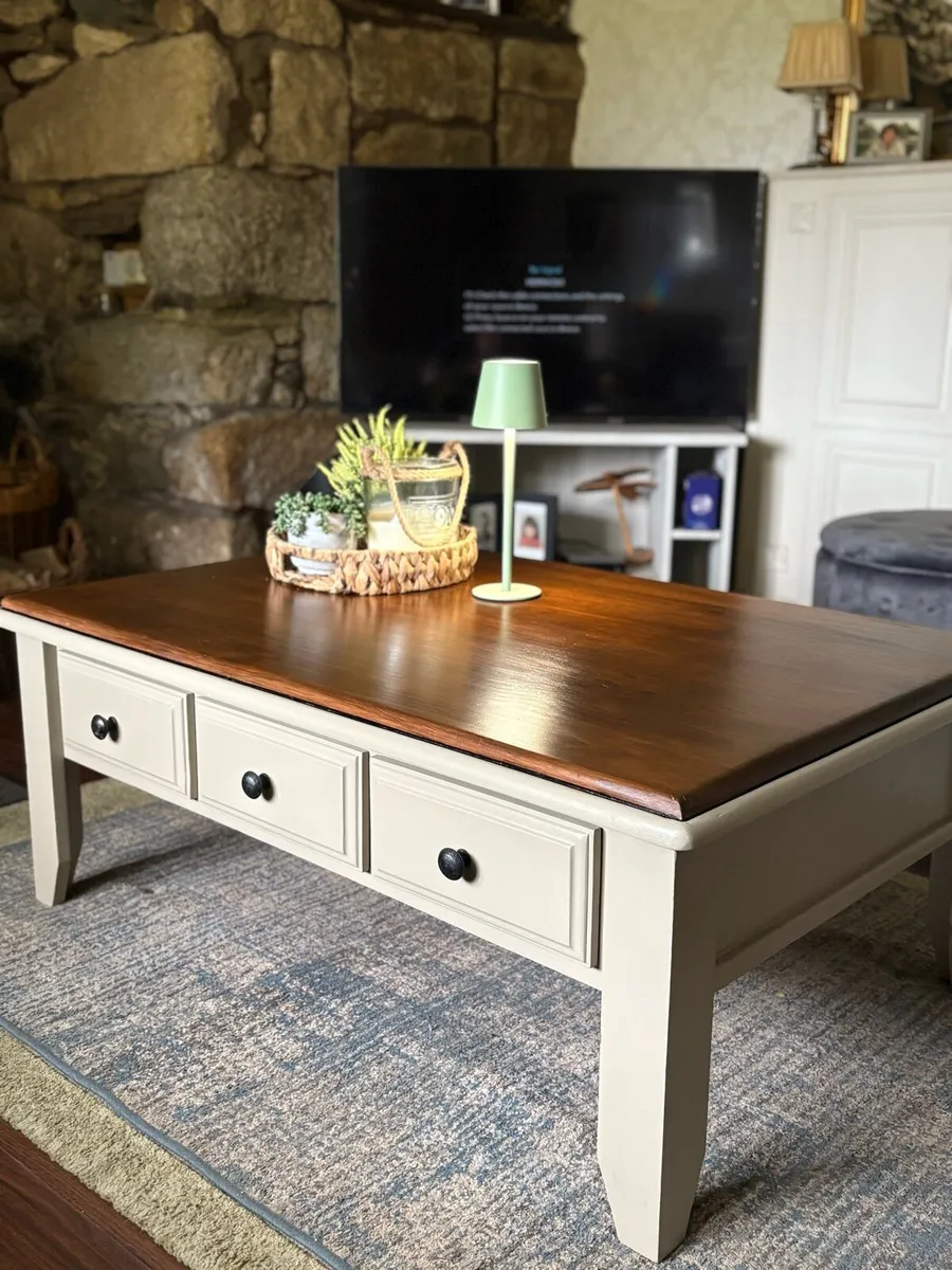 Coffee table - Image 1