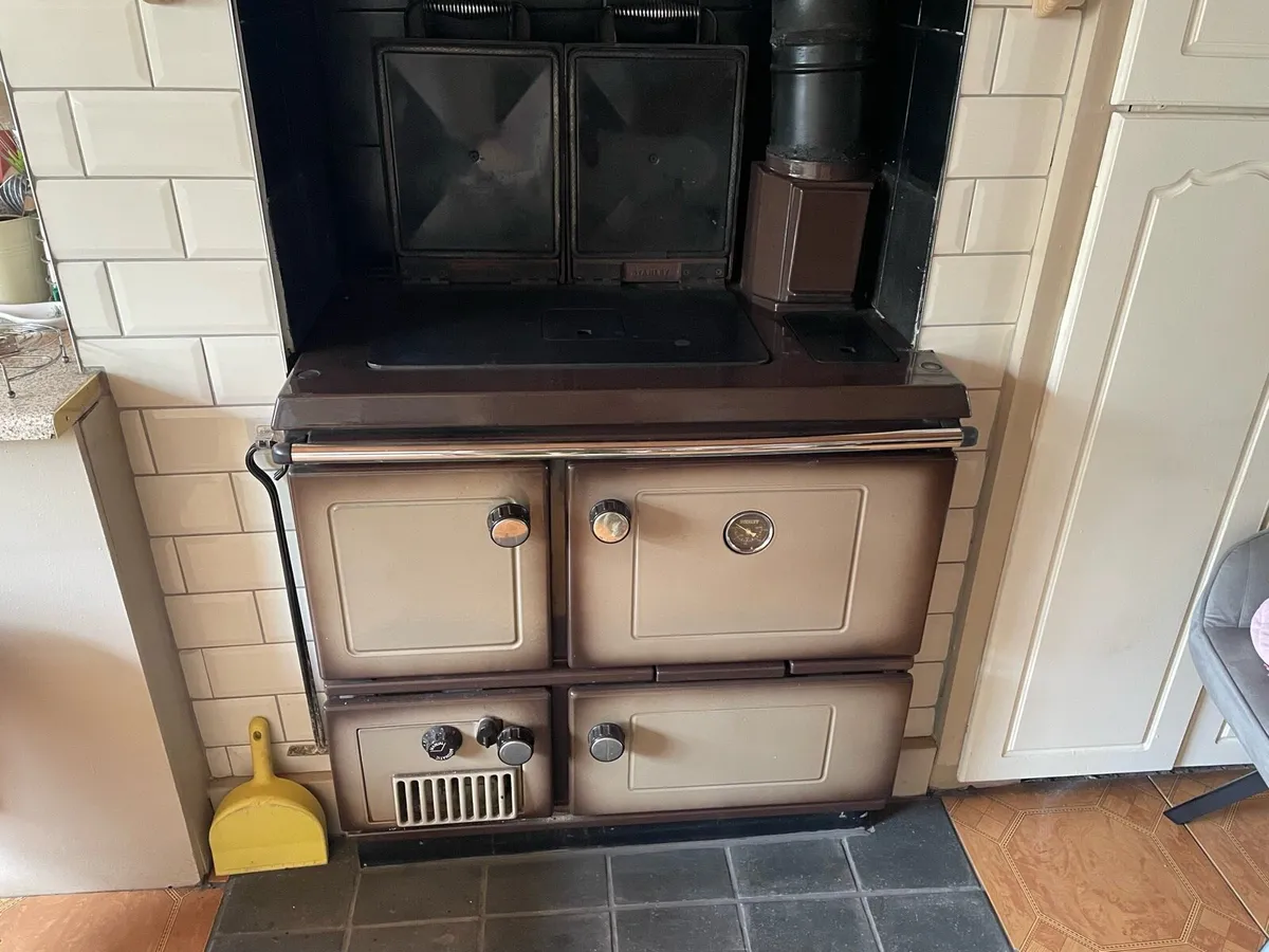 Super Stanley Deluxe range, new boiler in 6 months - Image 1