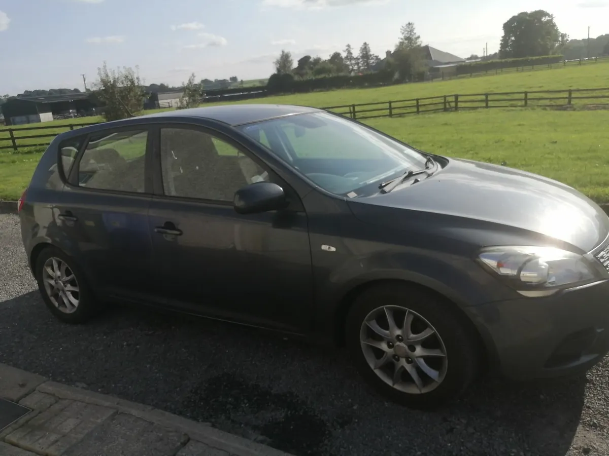 Kia Ceed VR-7 1.6 CRDI 2011 - Image 4
