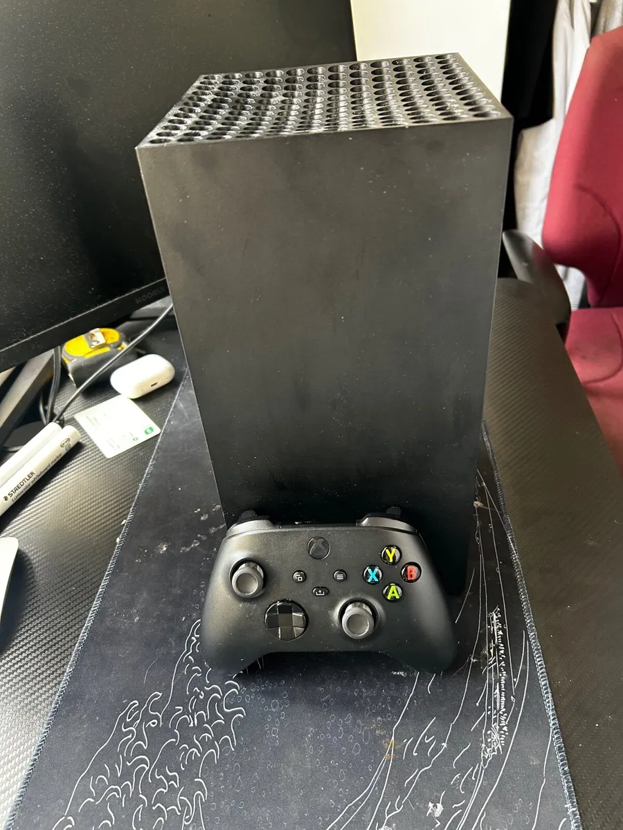 Xbox Series X - Image 4