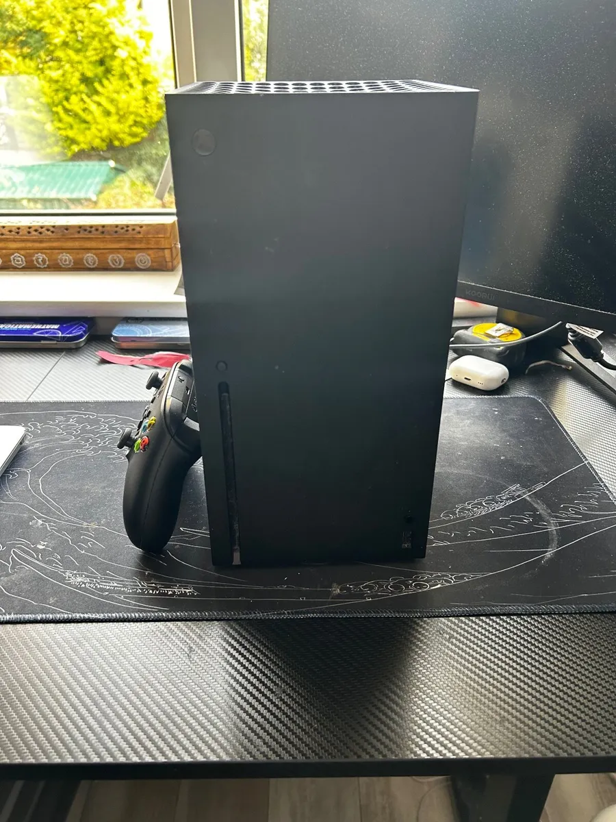 Xbox Series X - Image 1