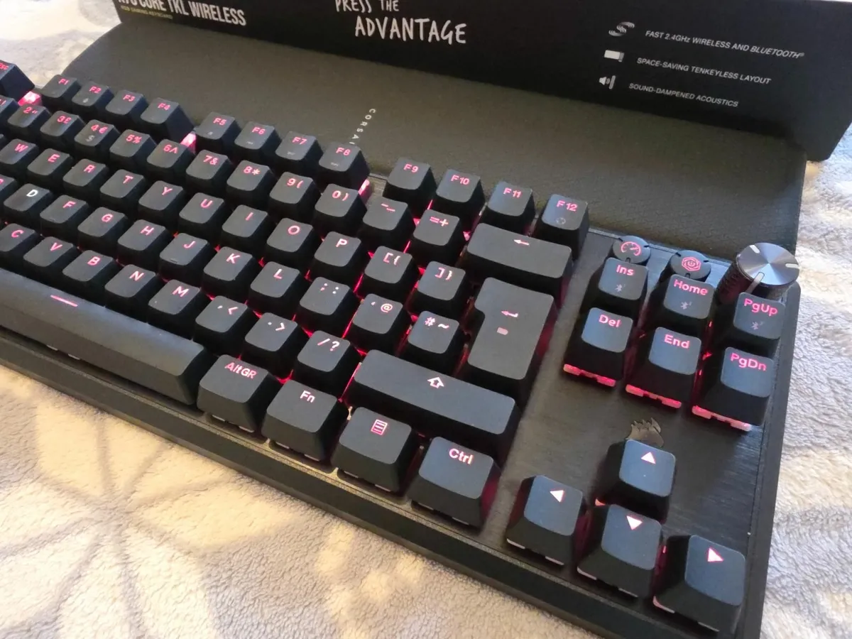 Corsair K70 Core TKL wireless gaming keyboard - Image 3