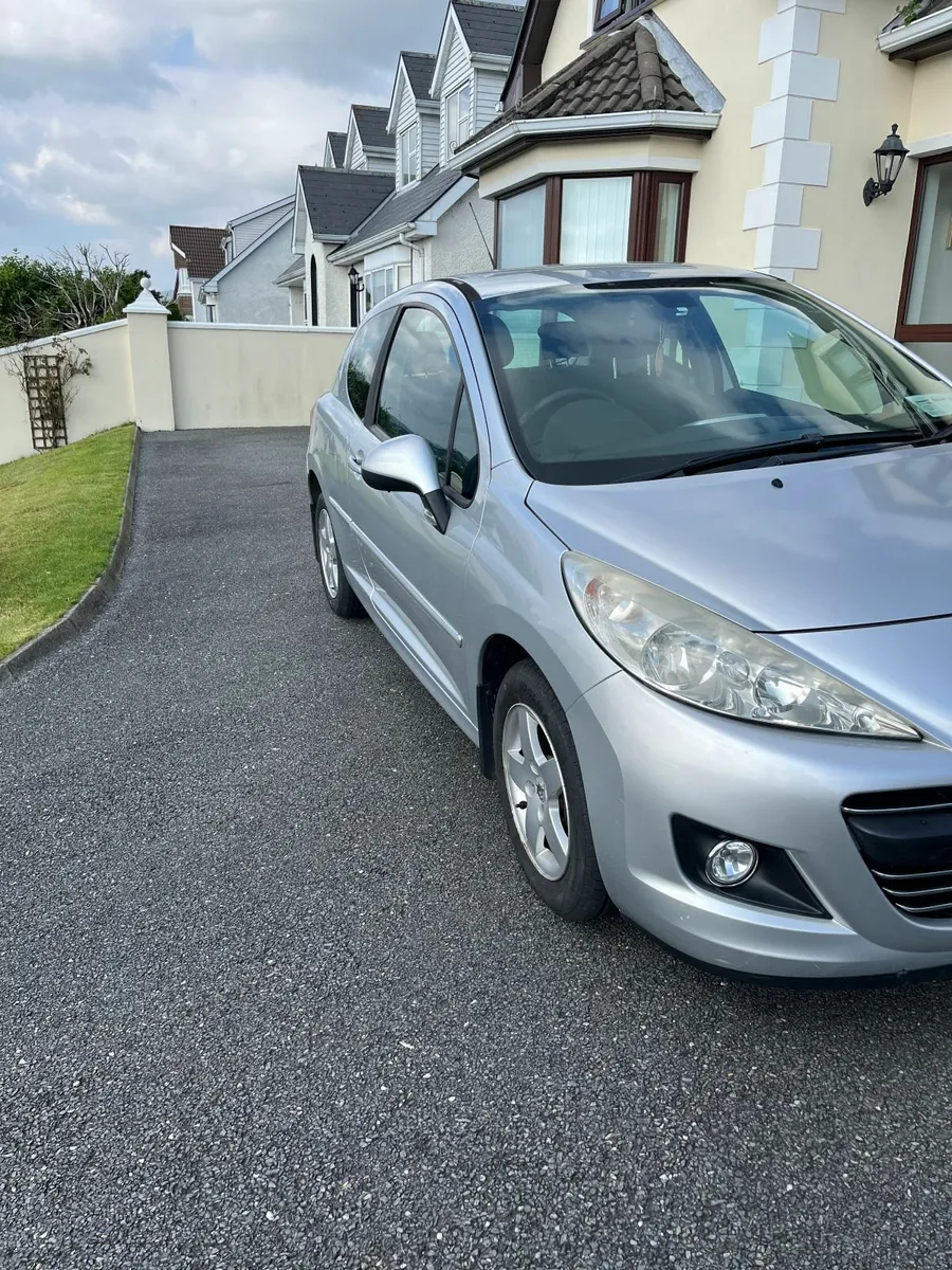 Peugeot 207 2010 - Image 2
