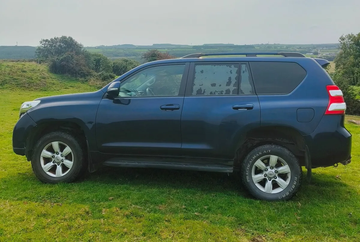 3.0L Toyota Land Cruiser 2015 - Image 2