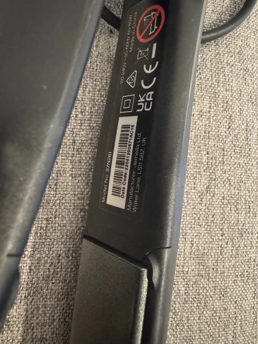 GHD Gold like new -on hold - Image 3