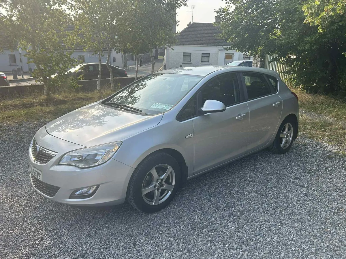 Vauxhall Astra 1.4 petrol - Image 2