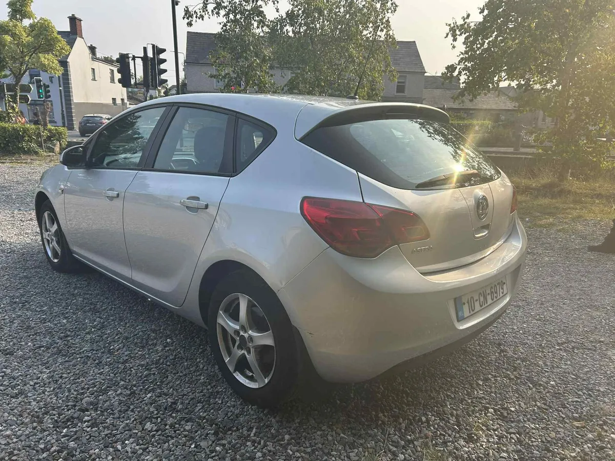 Vauxhall Astra 1.4 petrol - Image 4