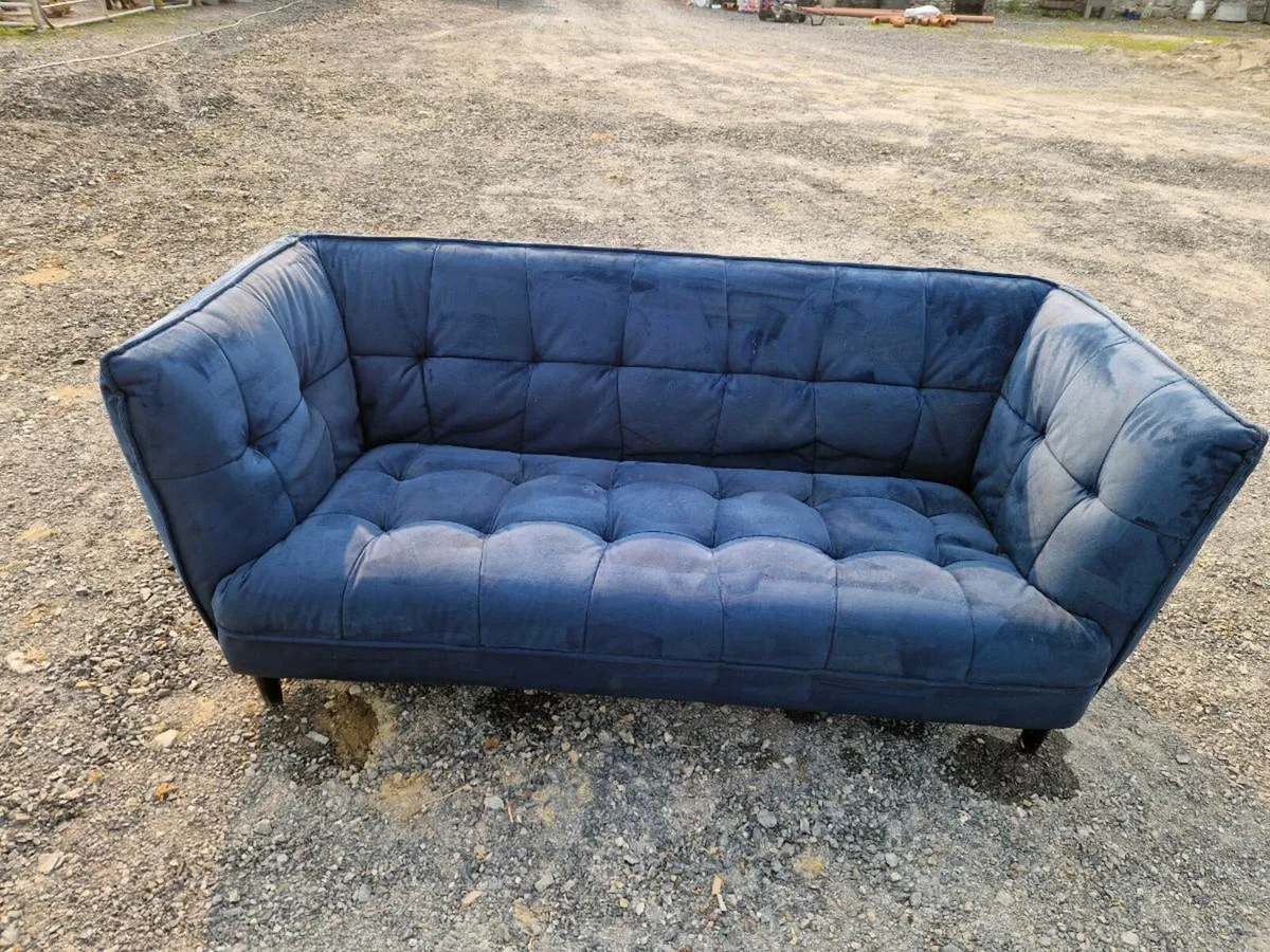 blue velvet couch - Image 1