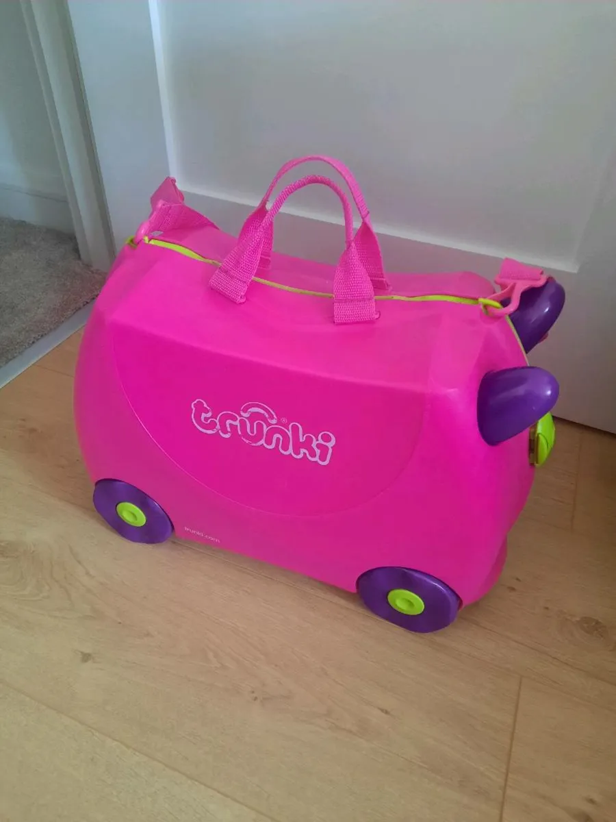 Trunki ride on kids luggage - Image 1