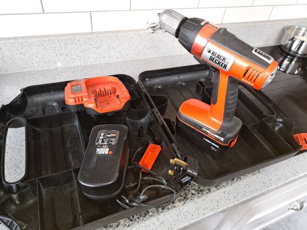 black and decker drill - Image 1