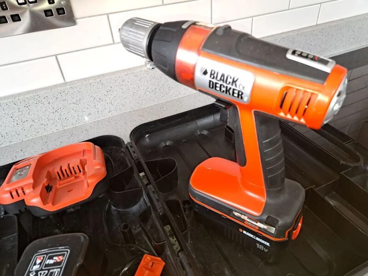 black and decker drill - Image 3