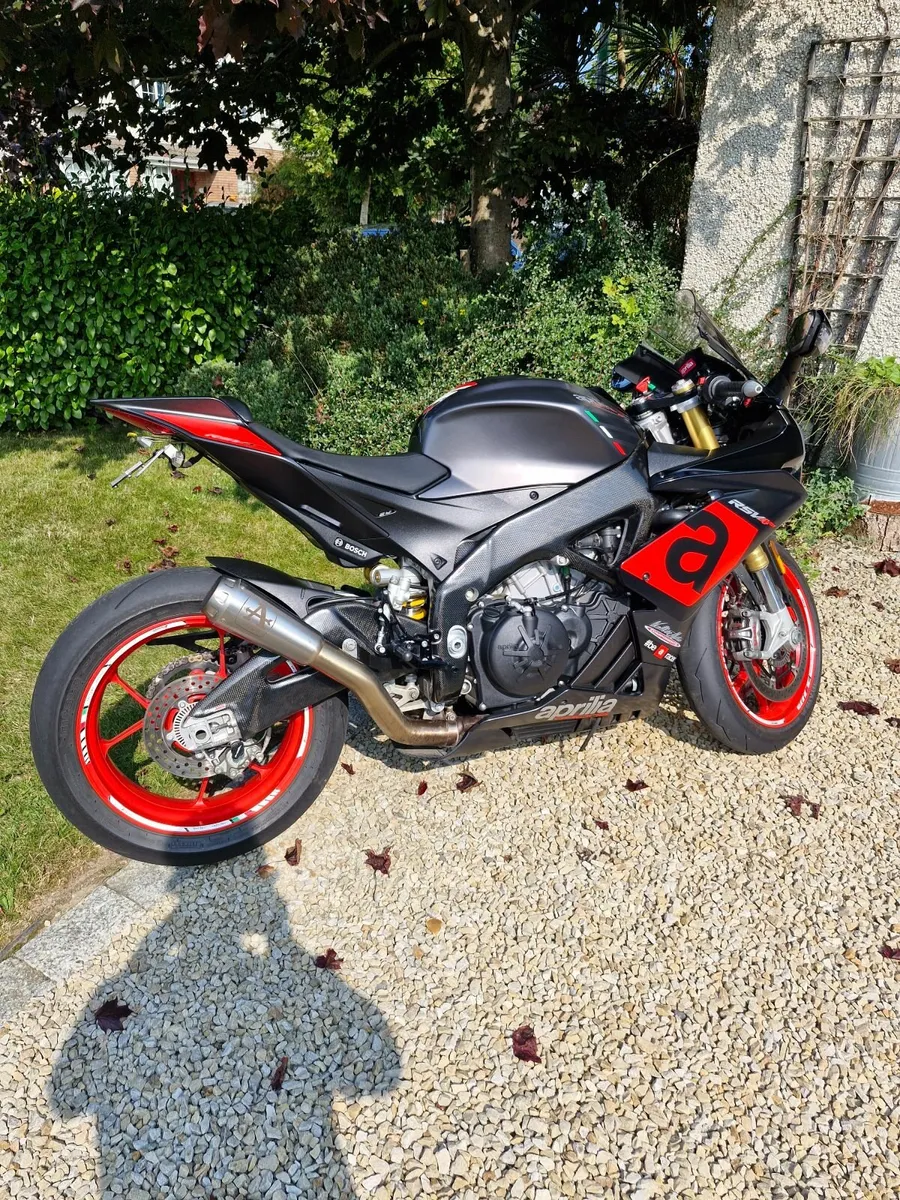 Aprilia RSV4 - Image 1