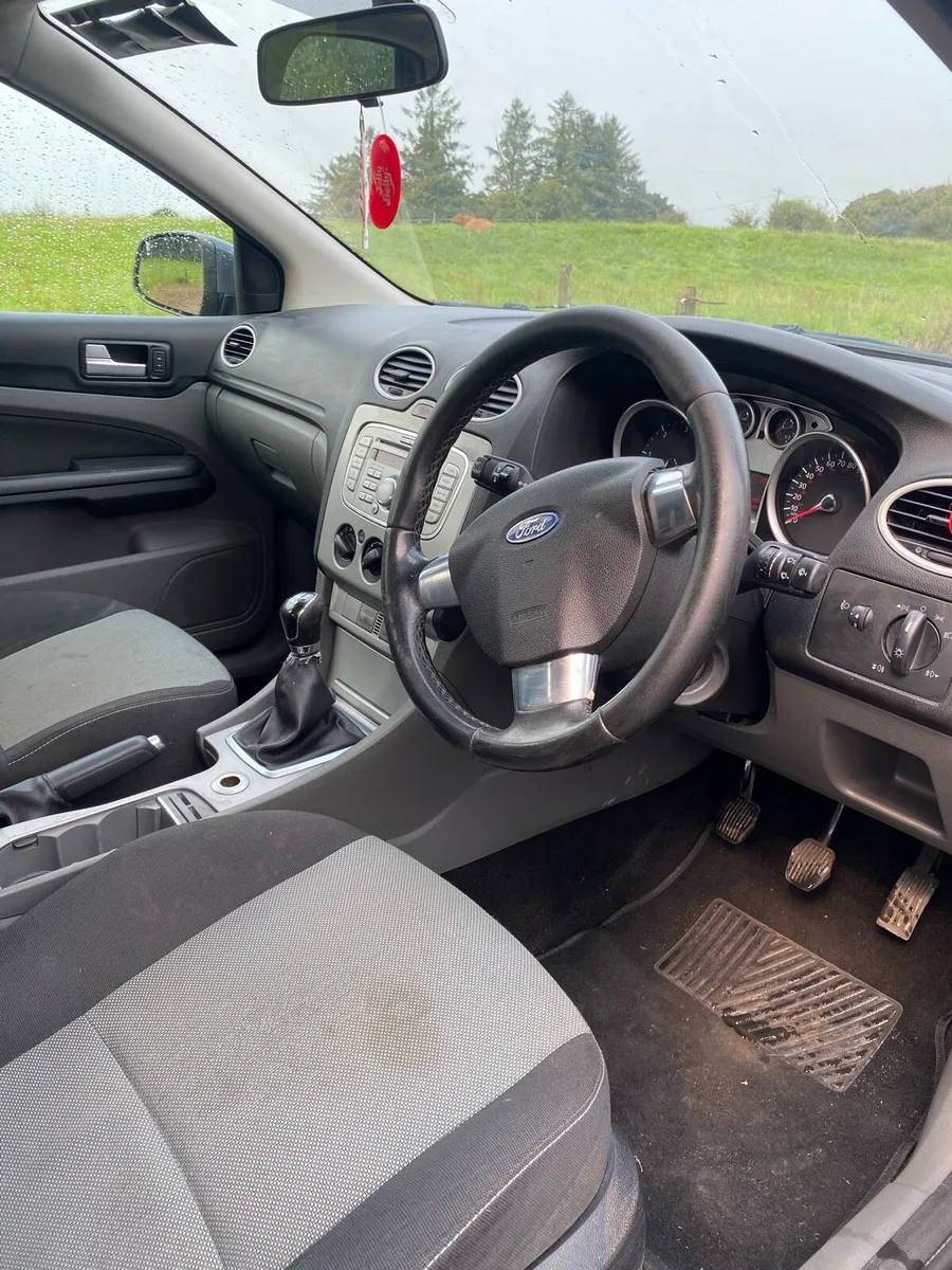 2010 Ford Focus - Image 4