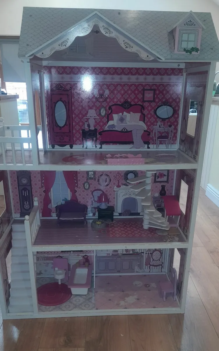 Doll House - Image 1