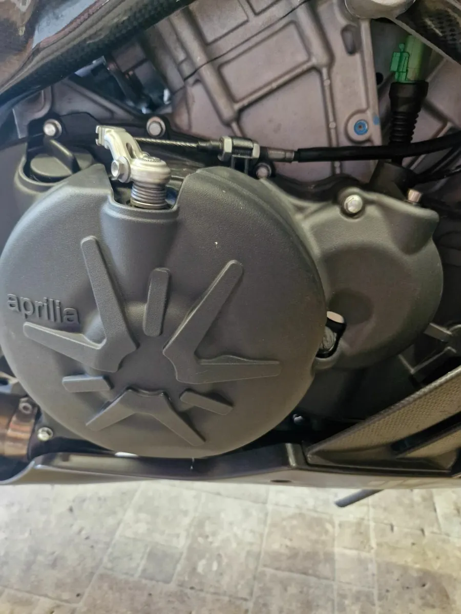 Aprilia RSV4 - Image 4
