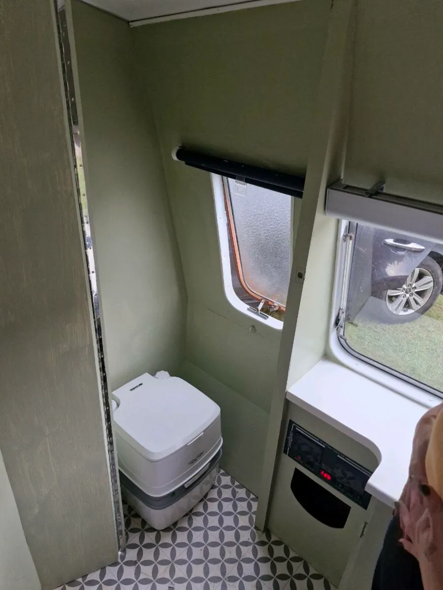 Vintage caravan - Image 2