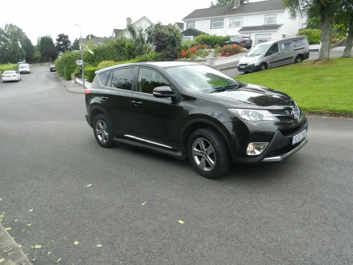 Toyota RAV4 2015 - Image 2