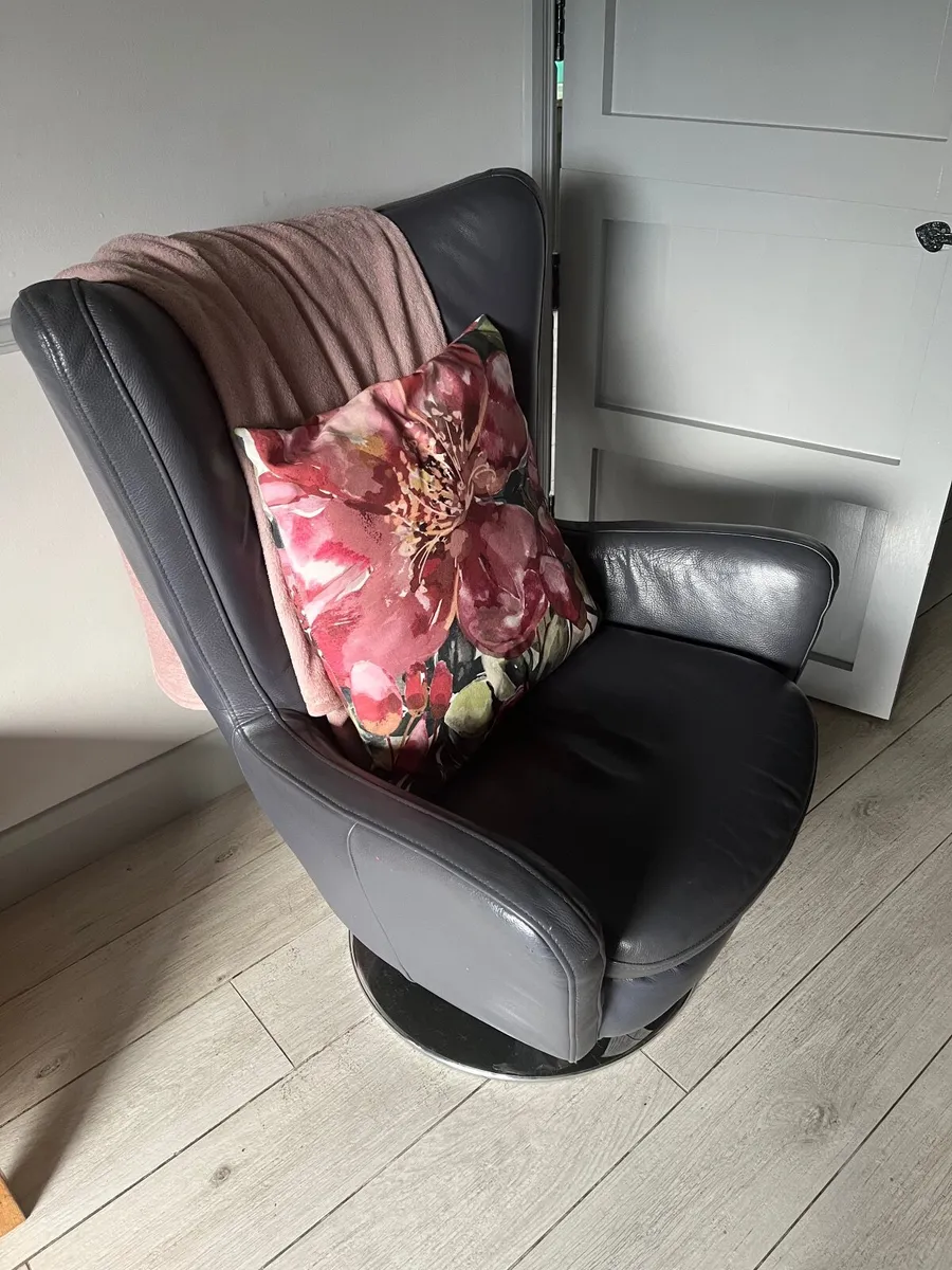 2 Grey swivel chairs - Image 3