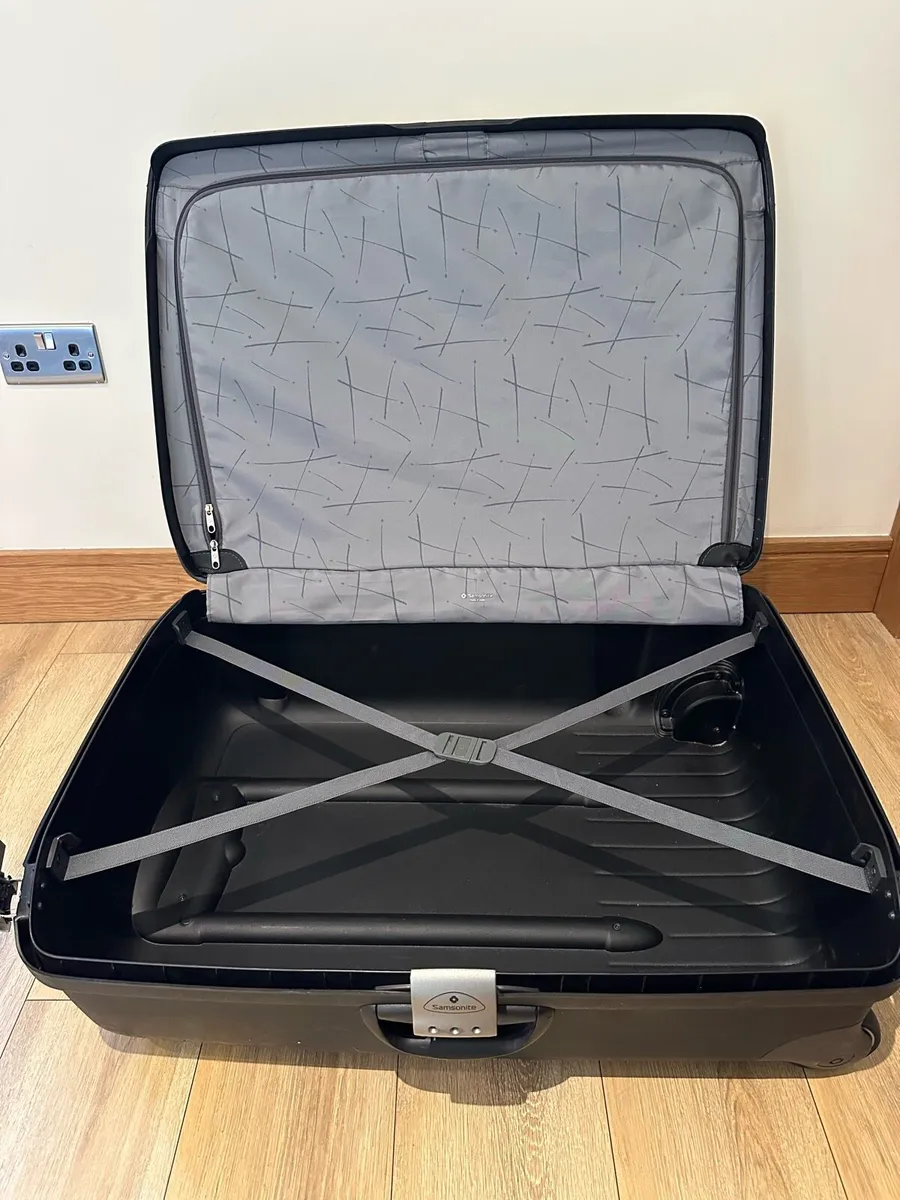 Samsonite suitcase - Image 4