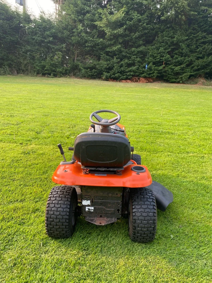 Husqvarna ts138 ride on lawnmower - Image 2
