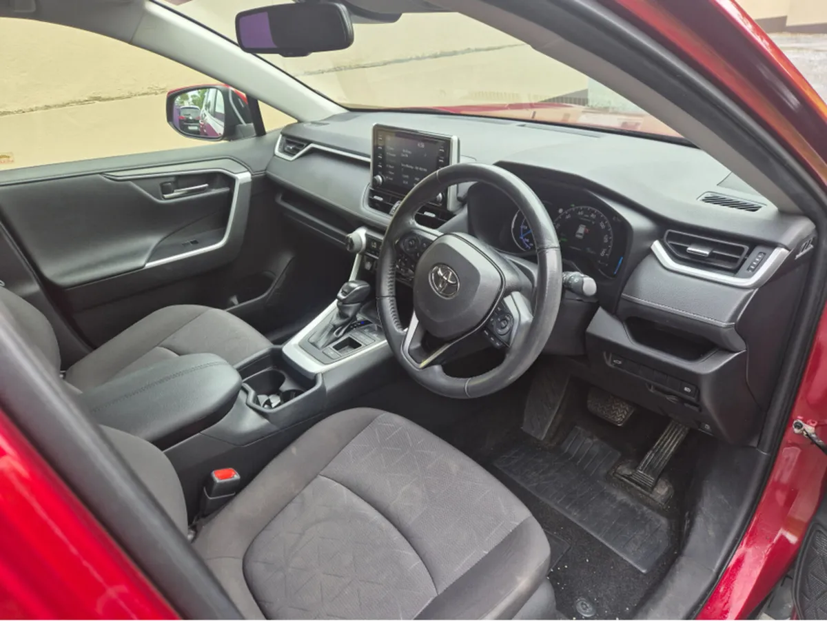 Toyota RAV4 DESIGN HEV 4X2 CVT VVT-I - Image 4