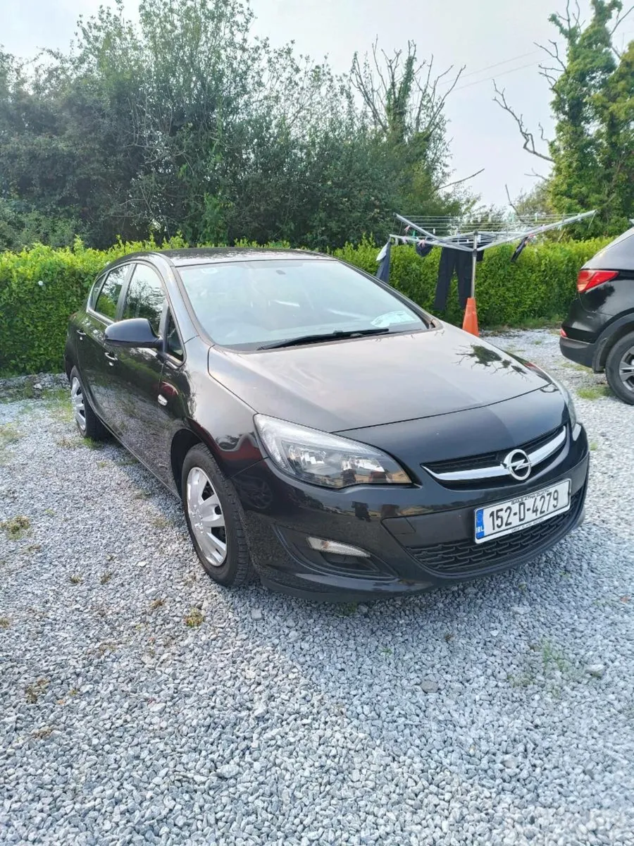 2015 Opel astra - Image 1