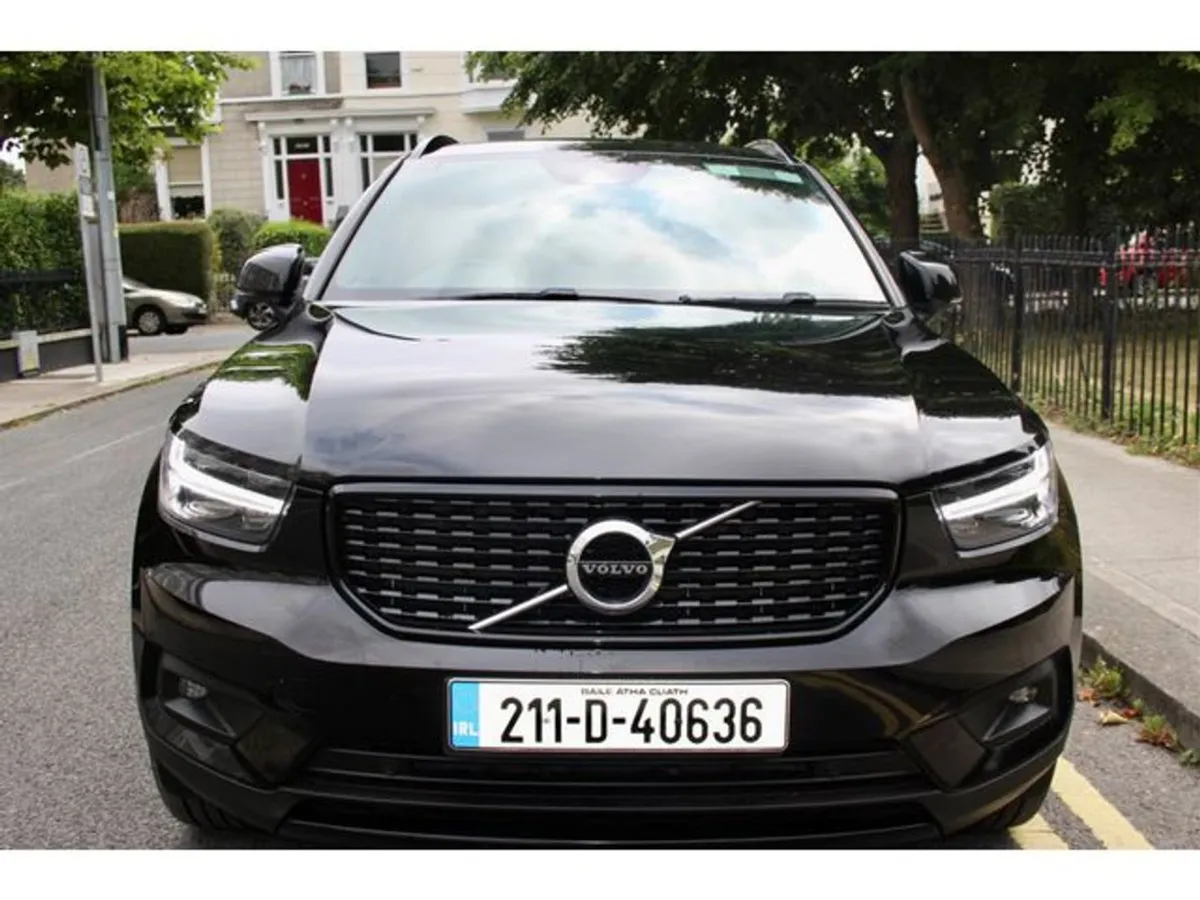 Volvo XC40 1.5 T4 R-design 208BHP 5Dr Auto - Image 3