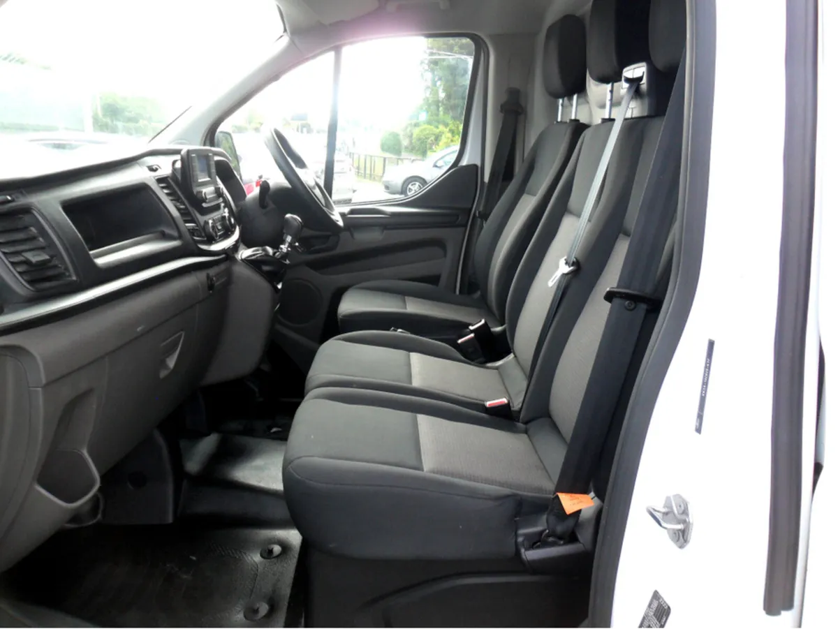Ford Transit Custom V362 300 300L BASE 2.0 T 3DR - Image 2