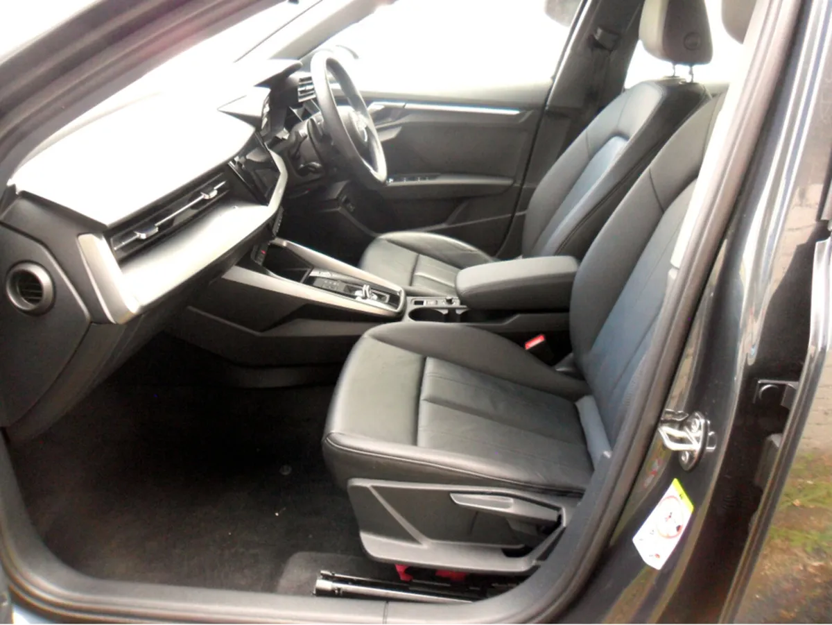 Audi A3 40-TFSI  PHEW  1.4 PHEW AUTO - Image 4
