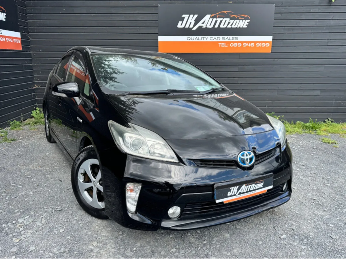 Toyota Prius 1.8 HYBRID  5DR AUTO - Image 1