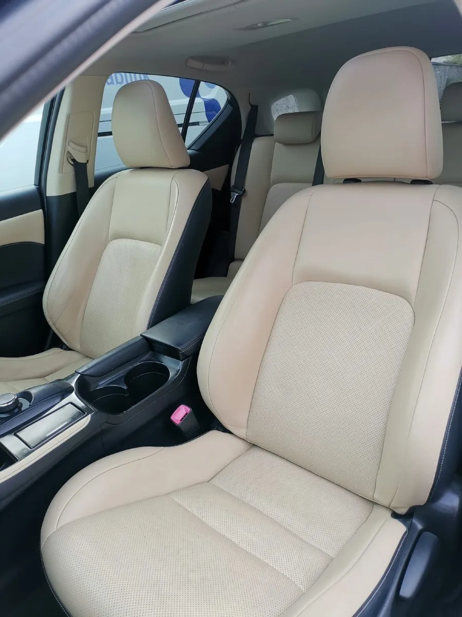 Lexus CT 200h 2015 - Image 4