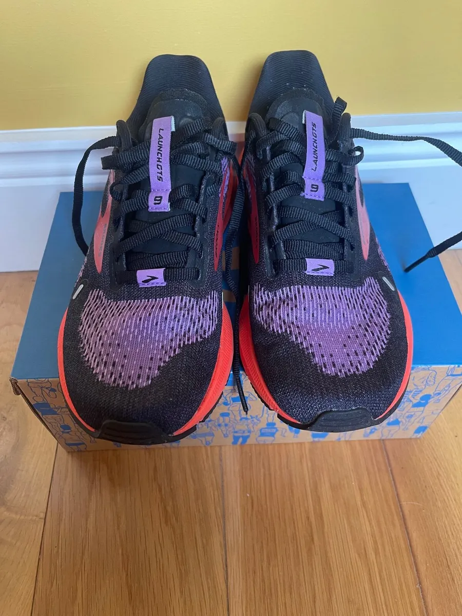 Brooks Women’s Launch GTS 9 Size 4 - Image 1
