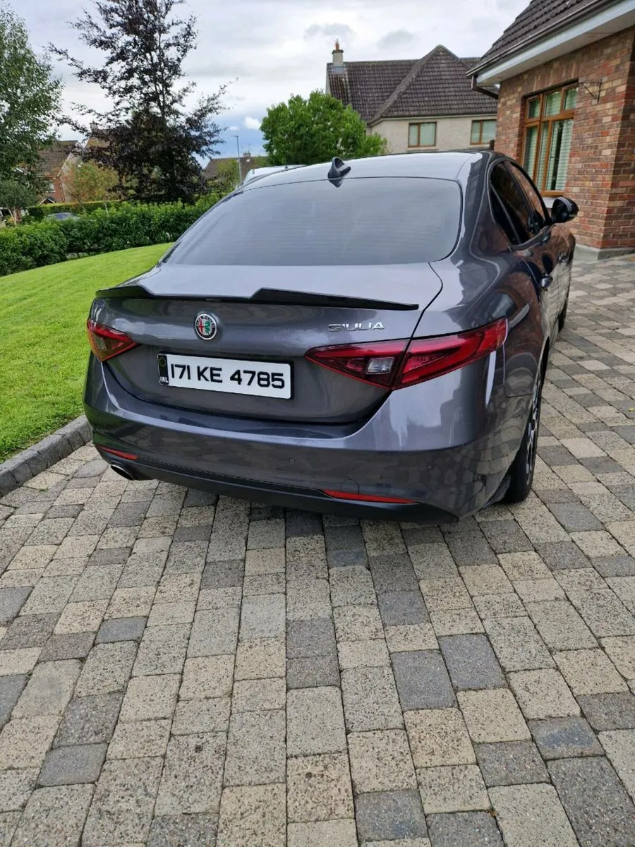 Alfa Romeo Giulia - Image 4
