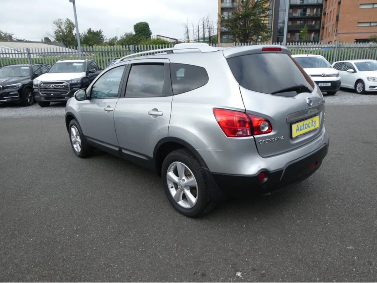 Nissan Qashqai 1.5 DSL + 2 D - Image 4