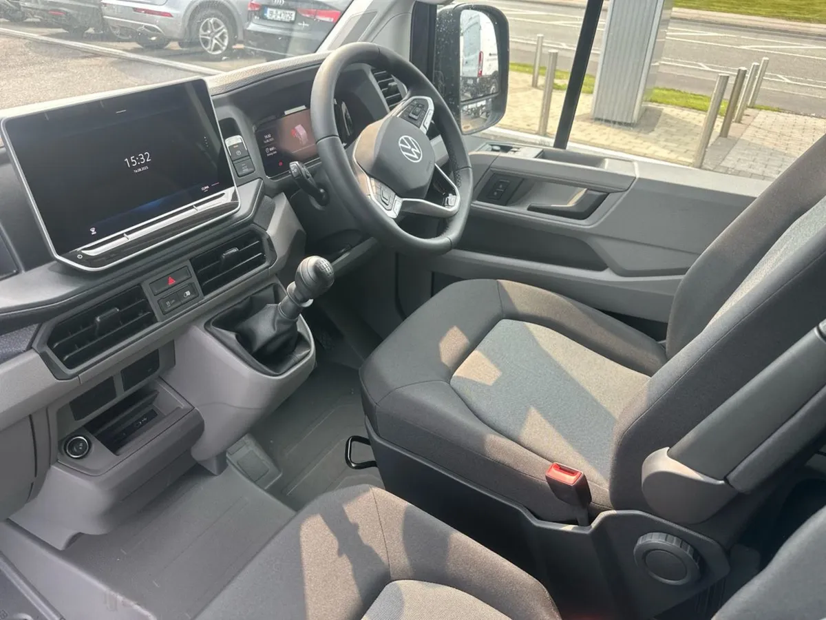 Volkswagen Crafter 35 Highline MWB 177Bhp Manual - Image 3