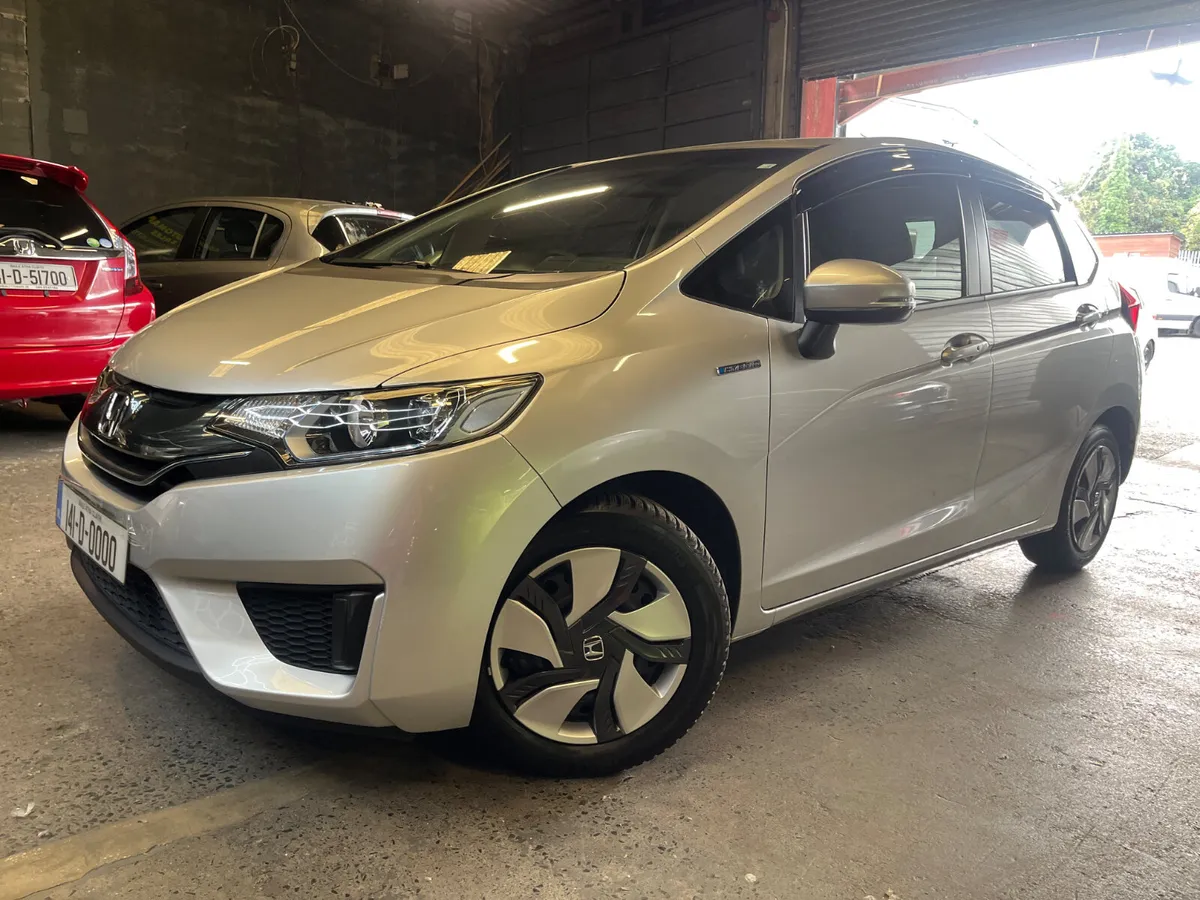 Honda Fit 2014 low mileage - Image 2