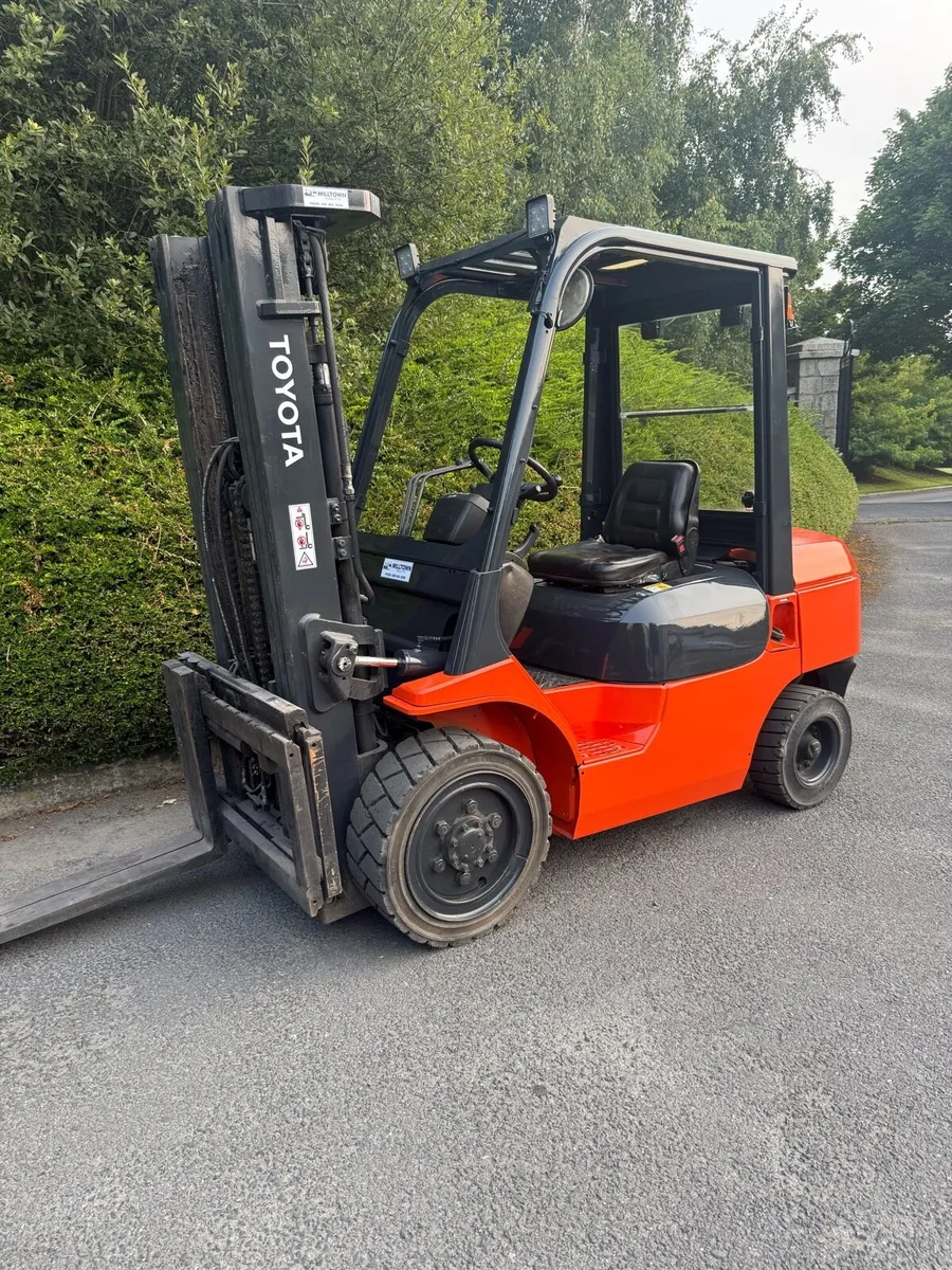 Forklift - Image 1
